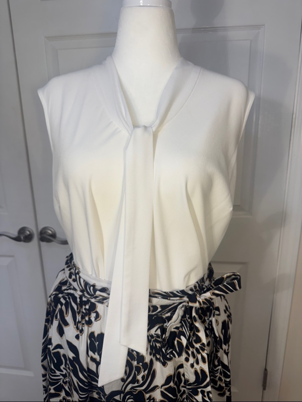 Kasper Ivory Sleeveless Tie-Neck Blouse